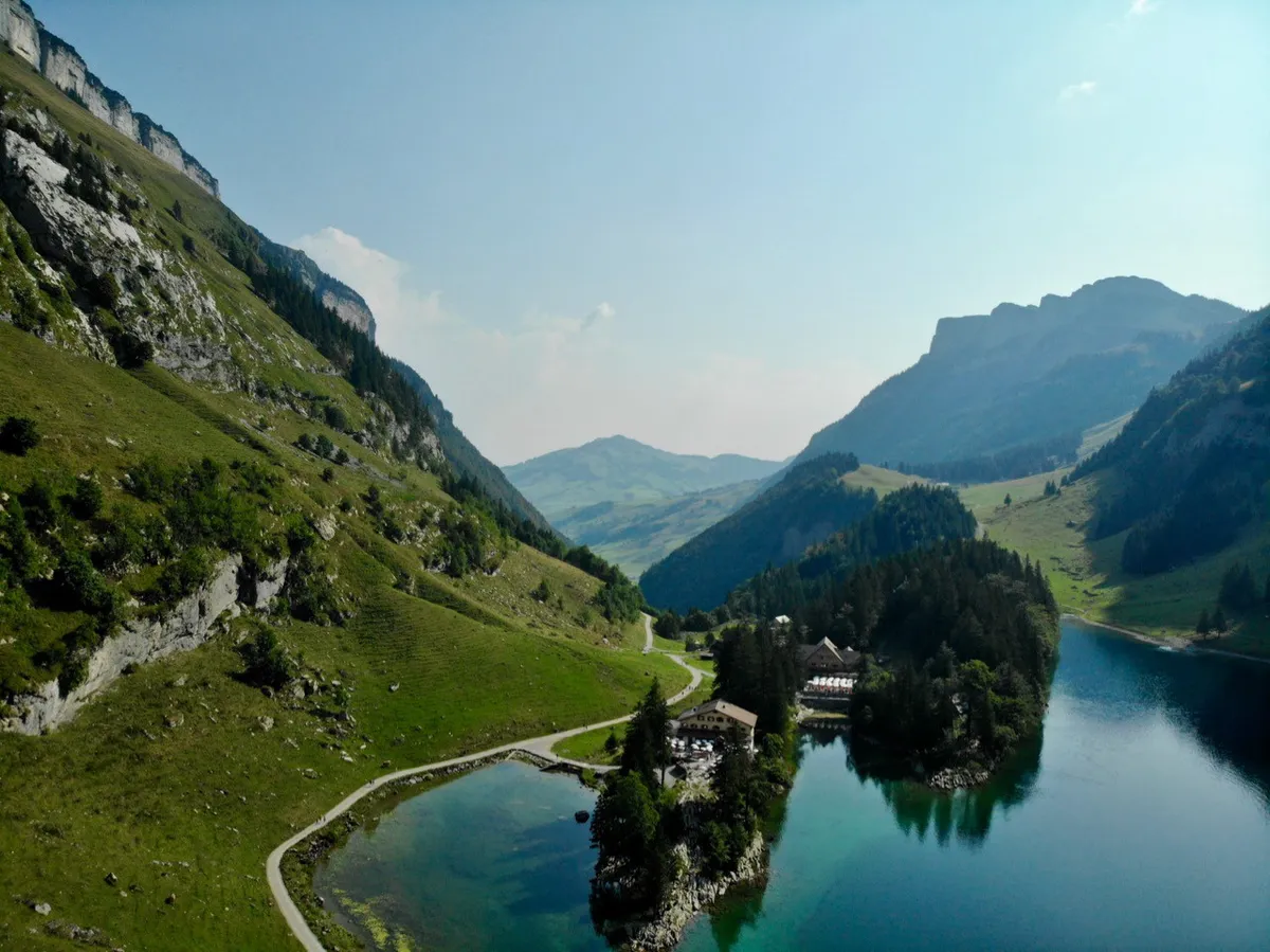 🇨🇭  🇺🇦  🇦🇹